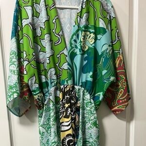 Elegant Women's casual house dress.  Or summer Dress/cover up. Flowing fabric.